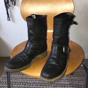 FRYE VERONICA SHORT BOOT BLACK